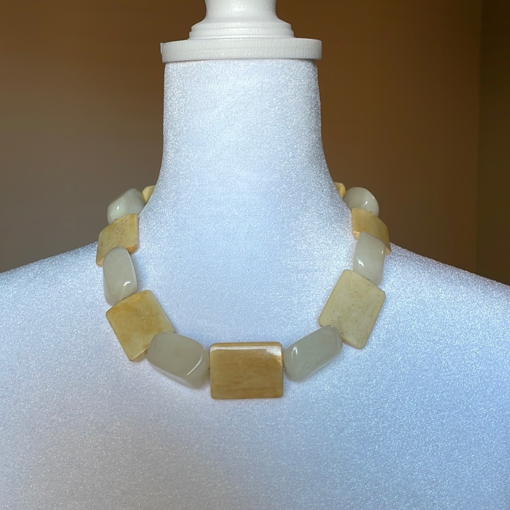 Neutral Necklace
